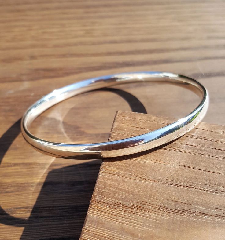Bracelet R